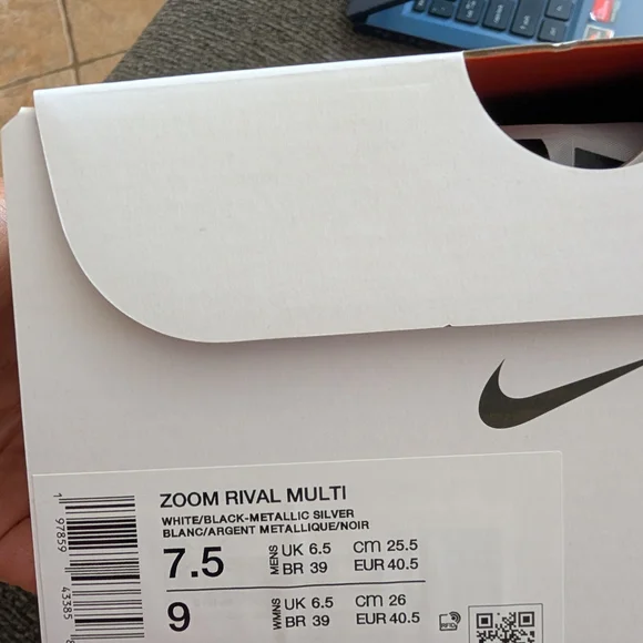 Zoom White Black Athletic Shoes Lightweight Performance - Picture 3 of 6